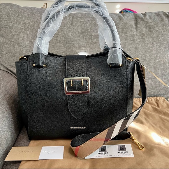 Burberry Medium soft grain buckle Shoulder bag - Picture 2 of 13